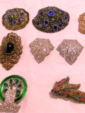 Lot of 8 Vintage Shoe/Hat/Fur or Dress Clips